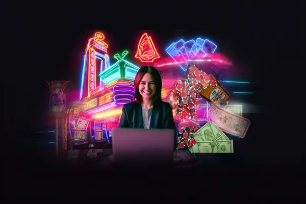 সবুজ বিলাসবহুল গাউন পরা এক নারী অলংকৃত রুলেট চাকার পাশে—যা 4777BIT–এর উচ্চমানের ক্যাসিনো পরিবেশকে প্রকাশ করে।